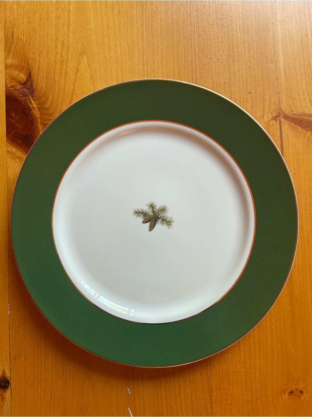 Department 56 " Christmas Classic "Green and Gold Rim Pine Motif Plate -